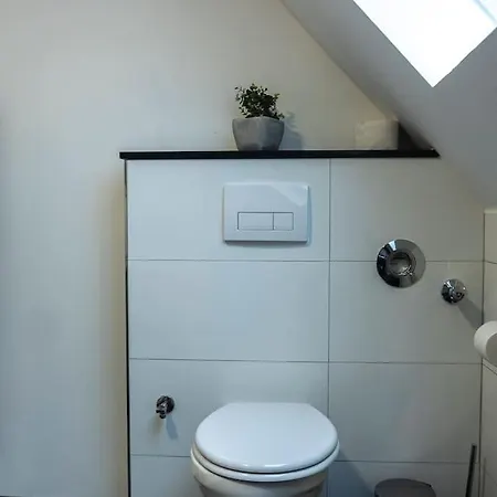 Moderne Ferienwohnung In Gelsenkirchen-Schalke Fuer 1 Bis 7 Personen Mit Terrasse, Ideal Fuer Gruppen & Stadionbesuche Экстерьер фото