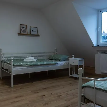 Moderne Ferienwohnung In Gelsenkirchen-Schalke Fuer 1 Bis 7 Personen Mit Terrasse, Ideal Fuer Gruppen & Stadionbesuche Экстерьер фото
