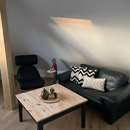 Moderne Ferienwohnung In Gelsenkirchen-Schalke Fuer 1 Bis 7 Personen Mit Terrasse, Ideal Fuer Gruppen & Stadionbesuche Экстерьер фото