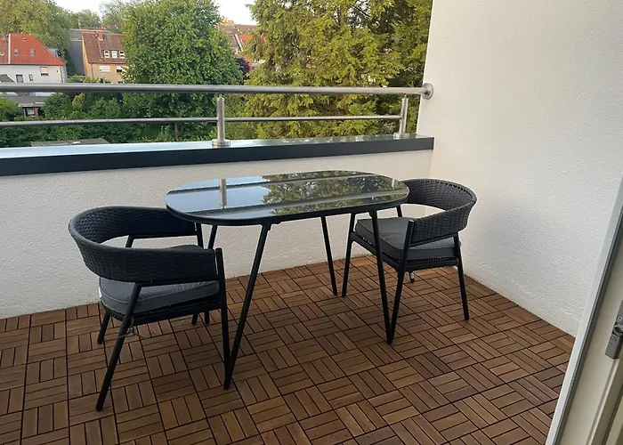 Moderne Ferienwohnung In Gelsenkirchen-Schalke Fuer 1 Bis 7 Personen Mit Terrasse, Ideal Fuer Gruppen & Stadionbesuche
