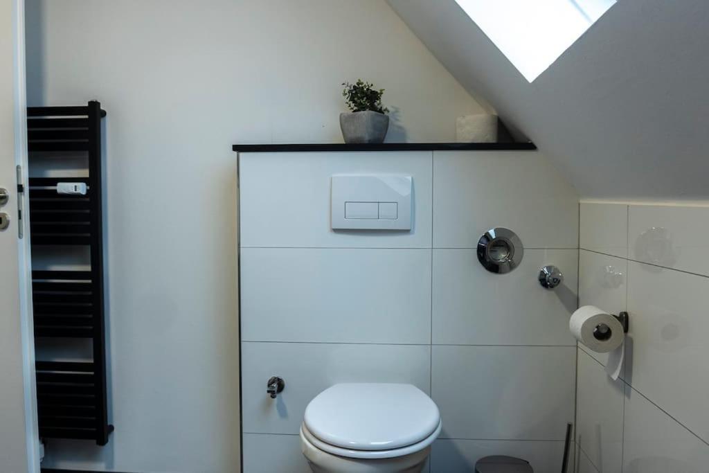 Moderne In Gelsenkirchen-schalke Fuer 1 Bis 7 Personen Mit Terrasse, Ideal Fuer Gruppen & Stadionbesuche *