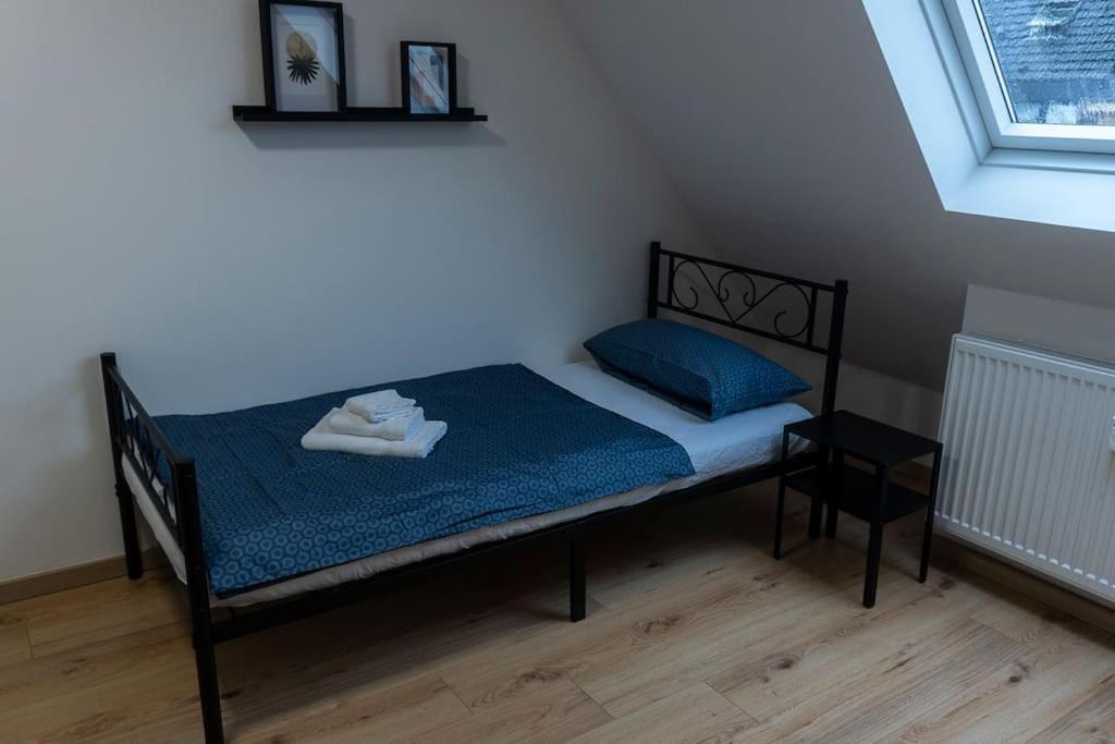 Moderne In Gelsenkirchen-schalke Fuer 1 Bis 7 Personen Mit Terrasse, Ideal Fuer Gruppen & Stadionbesuche * Gelsenkirchen