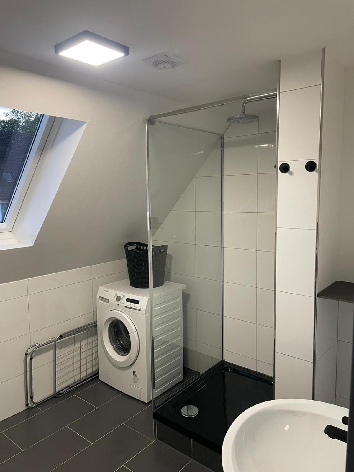 Apartment Moderne In Gelsenkirchen-schalke Fuer 1 Bis 7 Personen Mit Terrasse, Ideal Fuer Gruppen & Stadionbesuche *