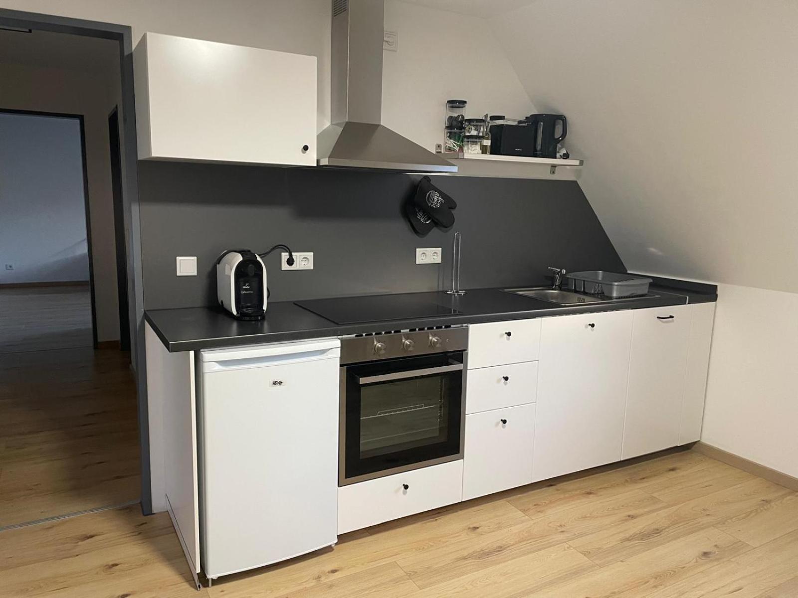 Moderne In Gelsenkirchen-schalke Fuer 1 Bis 7 Personen Mit Terrasse, Ideal Fuer Gruppen & Stadionbesuche Gelsenkirchen