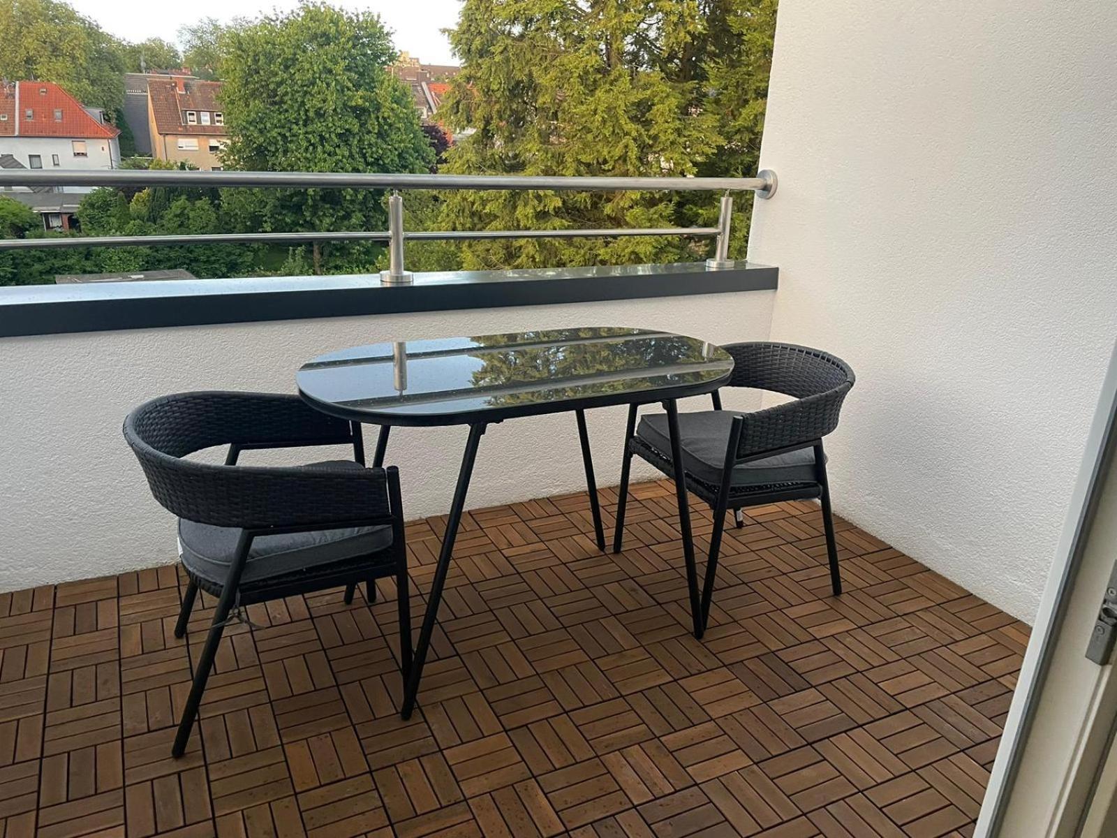 Moderne In Gelsenkirchen-schalke Fuer 1 Bis 7 Personen Mit Terrasse, Ideal Fuer Gruppen & Stadionbesuche * Гельзенкирхен